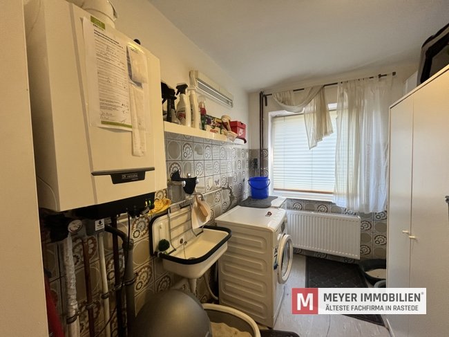 Bezugsfreie und sanierte Doppelhaushälfte in Jaderberg zu verkaufen (Obj.-Nr.: 6623)