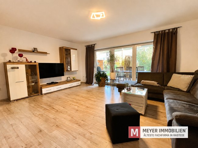 Modernisiertes, großzügiges Wohnhaus mit Doppelgarage in Rastede-Leuchtenburg (Obj.-Nr. 6650)