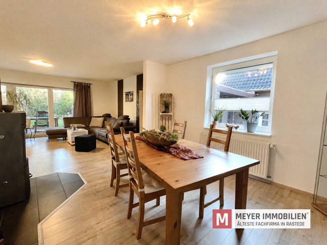 Modernisiertes, großzügiges Wohnhaus mit Doppelgarage in Rastede-Leuchtenburg (Obj.-Nr. 6650)