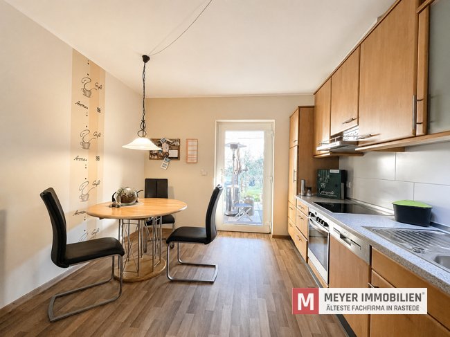 Modernisiertes, großzügiges Wohnhaus mit Doppelgarage in Rastede-Leuchtenburg (Obj.-Nr. 6650)