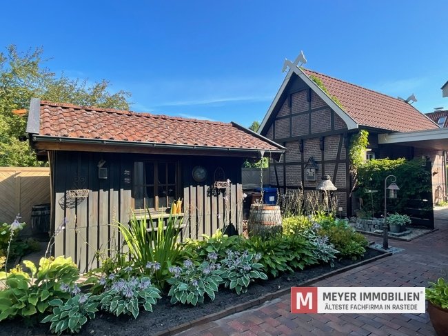 Ein Zuhause mit besonderer Atmosphäre. Erstklassiges Fachwerkhaus mit Wintergarten in Rastede (Obj.-Nr. 6624)