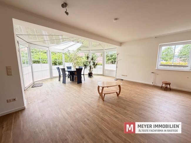 Gepflegtes Wohnhaus mit vermietetem Dachgeschoss in Petersfehn (Objekt-Nr.: 6638)