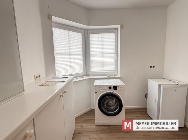 Gepflegtes Wohnhaus mit vermietetem Dachgeschoss in Petersfehn (Objekt-Nr.: 6638)
