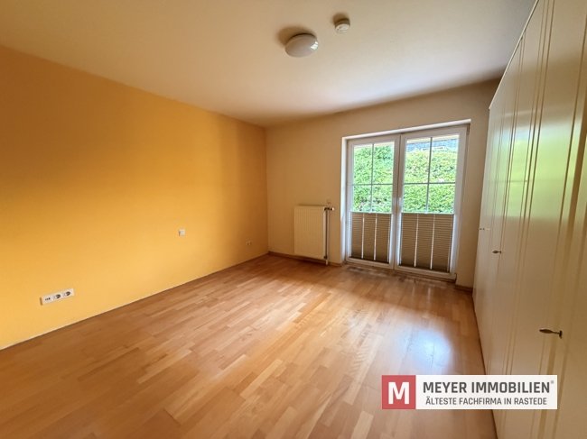 Gepflegtes Wohnhaus mit vermietetem Dachgeschoss in Petersfehn (Objekt-Nr.: 6638)