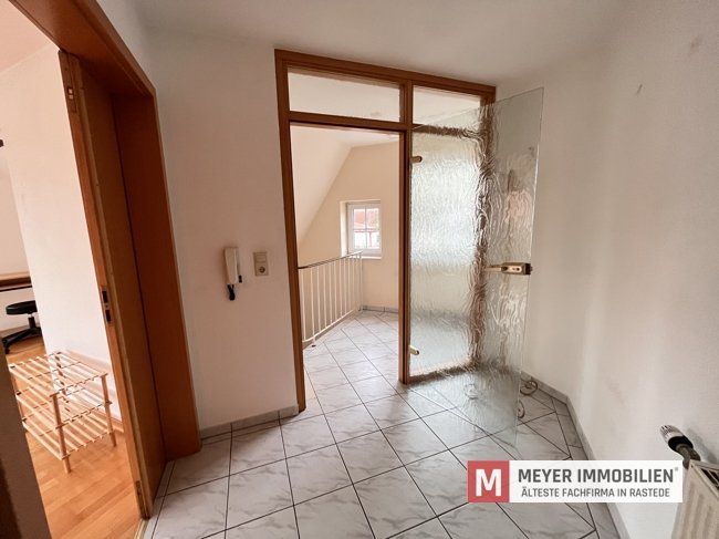 Gepflegtes Wohnhaus mit vermietetem Dachgeschoss in Petersfehn (Objekt-Nr.: 6638)