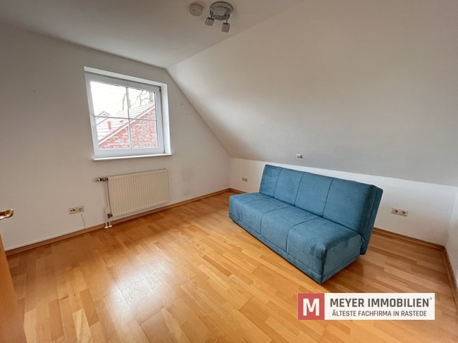 Gepflegtes Wohnhaus mit vermietetem Dachgeschoss in Petersfehn (Objekt-Nr.: 6638)