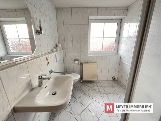 Gepflegtes Wohnhaus mit vermietetem Dachgeschoss in Petersfehn (Objekt-Nr.: 6638)