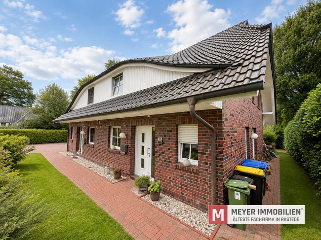 Ruhig wohnen in Etzhorn: Doppelhaushälfte mit Südgarten & Carport (Objekt-Nr.: 5648)
