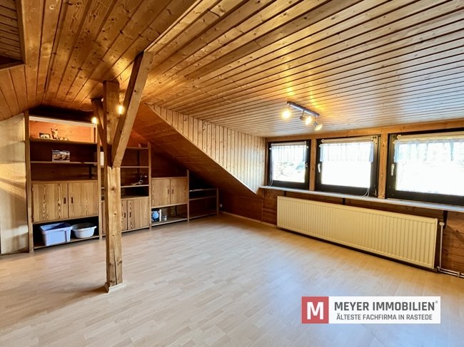 Gepflegtes Einfamilienhaus mit Wintergarten und Teichanlage in Rastede-Wahnbek (Obj.-Nr. 6653)