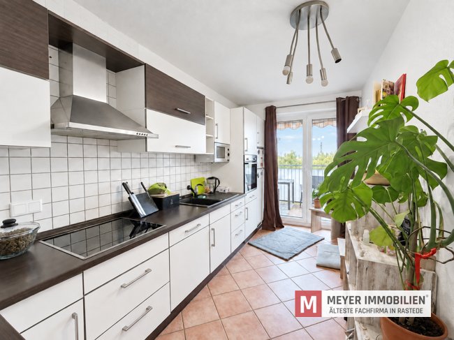 Großzügige 94 m² Wohnung mit Westbalkon in zentraler Lage von Rastede (Obj.-Nr. 6666)
