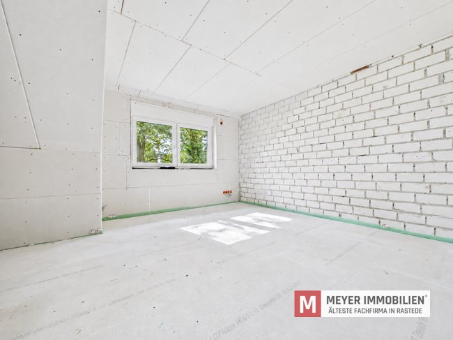 Ländliches Wohnhaus auf ca. 3.998 m² – mit viel Potenzial für eigene Ideen (Obj.-Nr. 6660)