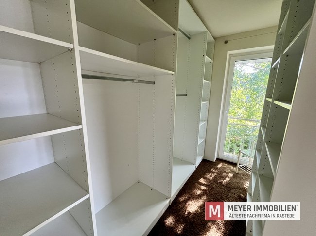 Ankleidebereich beim Elternschlafzimmer Ankleidebereich beim Elternschlafzimmer