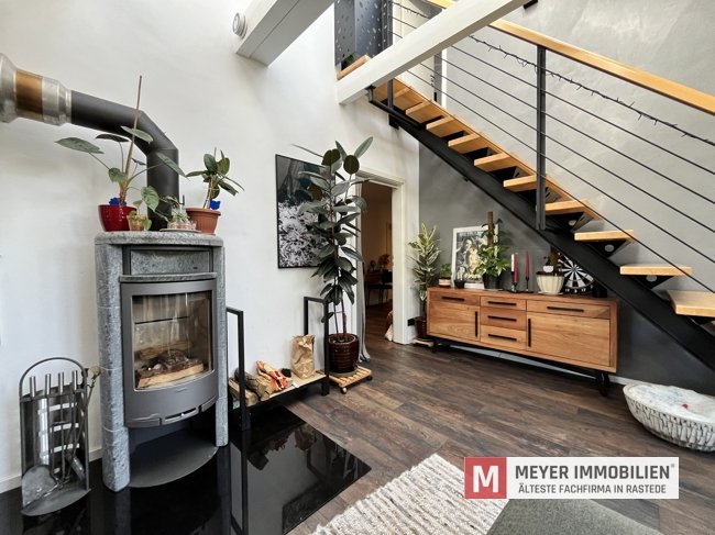 Zentraler Kaminofen in der Wohnung