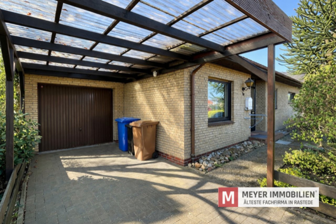 Carport und Garage