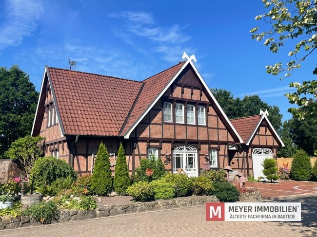 Ein Zuhause mit besonderer Atmosphäre. Erstklassiges Fachwerkhaus mit Wintergarten in Rastede (Obj.-Nr. 6624) 