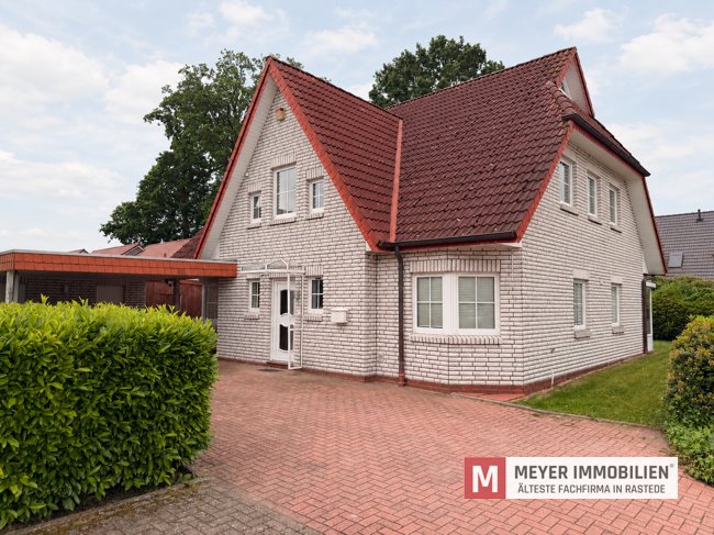 Gepflegtes Wohnhaus mit vermietetem Dachgeschoss in Petersfehn (Objekt-Nr.: 6638) 