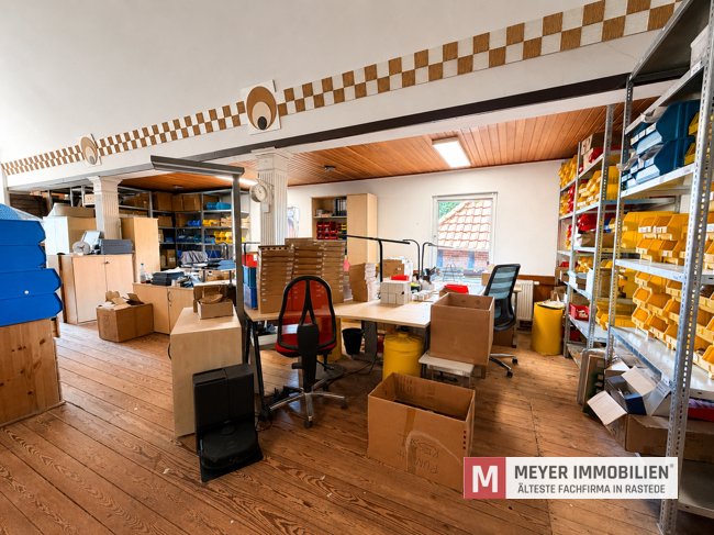 Arbeitsbereich im Saalbereich Arbeitsbereich im Saalbereich
