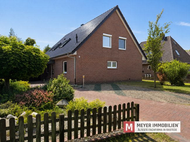 Modernisiertes, großzügiges Wohnhaus mit Doppelgarage in Rastede-Leuchtenburg (Obj.-Nr. 6650) 