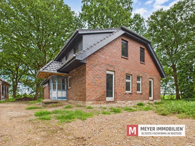 Ländliches Wohnhaus auf ca. 3.998 m² – mit viel Potenzial für eigene Ideen (Obj.-Nr. 6660) 