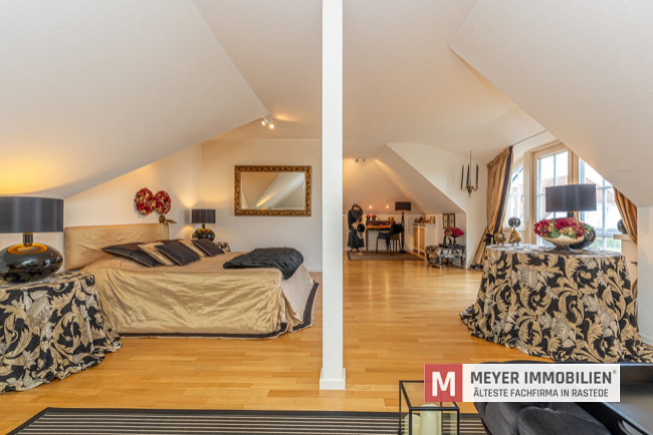 Schlafzimmer mit Wohnbereich