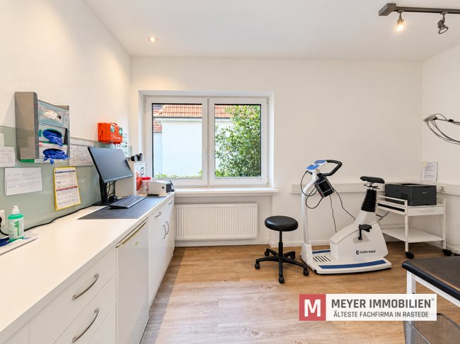 Anbau vorne - Büro Anbau vorne - Büro