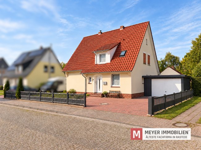 Zweifamilienhaus mit vermieteter DG-Whg. auf Erbpachtgrundstück in Rastede (Obj.-Nr.: 6674) 